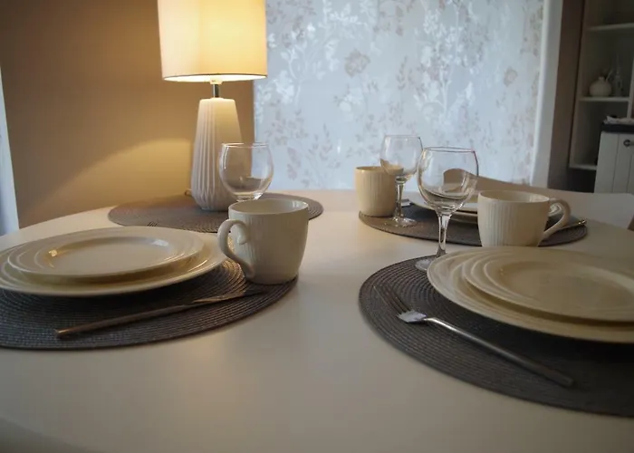 Modern In Old Town Apartment *